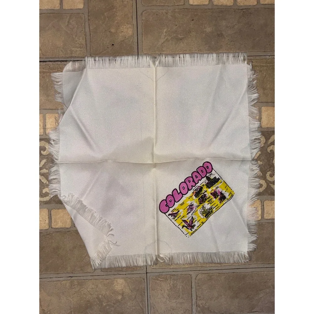 Vintage Colorado Souvenir Scarf White Fringed Square State Map Graphic Pink